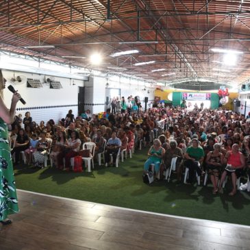 Flávia Arruda reúne mais de 800 mulheres em encontro do PL Mulher