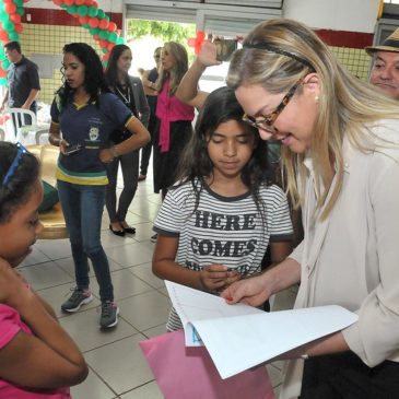 Crianças de creche no Sol Nascente ganham festa de Natal