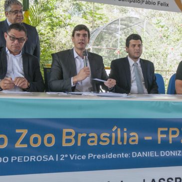 Frente Parlamentar do Zoológico é relançada com homenagens