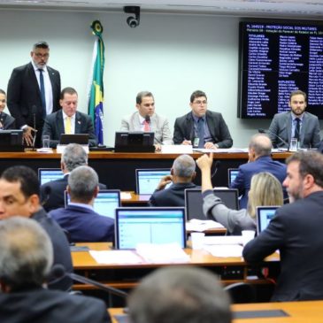 Comissão especial aprova reforma das aposentadorias de militares, PMs e bombeiros
