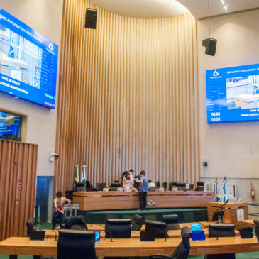 Votação eletrônica marca retorno dos trabalhos legislativos