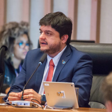 Parlamentares respondem a críticas feitas ao Legislativo local