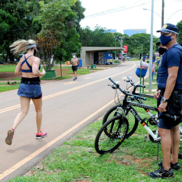 Policiais de bicicletas reforçam segurança
