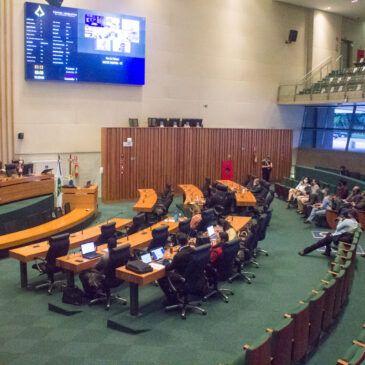 CLDF derruba veto e adia aumento de alíquotas previdenciárias para janeiro