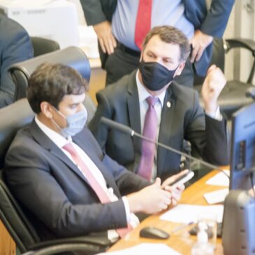 Distritais aprovam projeto que facilita regularização de igrejas e entidades sociais