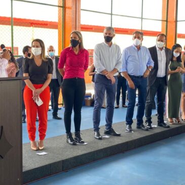 Jaqueline Silva e Ibaneis inauguram obras em Santa Maria