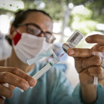 Vacina contra influenza é disponibilizada para toda a população