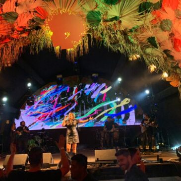 Um dos principais nomes do axé no DF, Juliana Müller é destaque no Café de La Musique