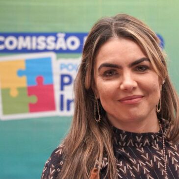 Paula Belmonte exige explicações sobre pagamento de professores temporários
