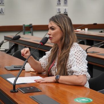 “Famílias precisam estar atentas para a prevenção do suicídio”, afirmou Paula Belmonte