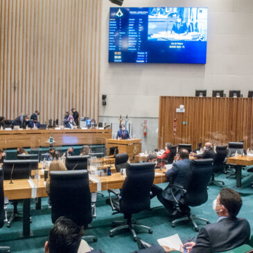 Distritais querem estender benefícios para policiais aos demais servidores