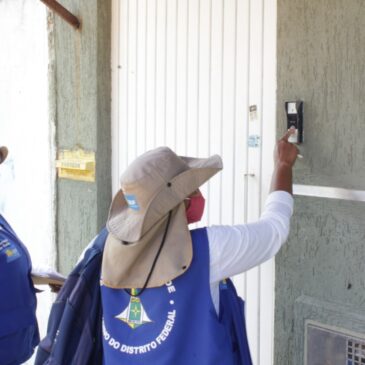 Força-tarefa orienta moradores no combate à dengue