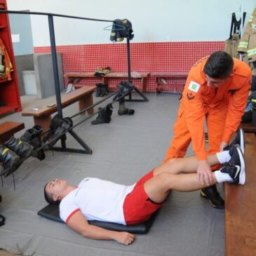 Corpo de Bombeiros ensina a socorrer vítimas de desmaio