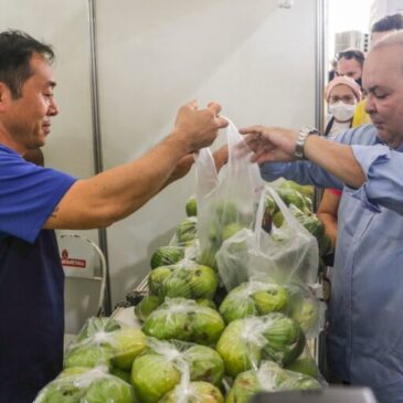 7ª edição da Feira da Goiaba recebe visita do governador