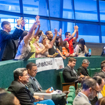 Candidatos surdos poderão fazer provas de concurso público em Libras