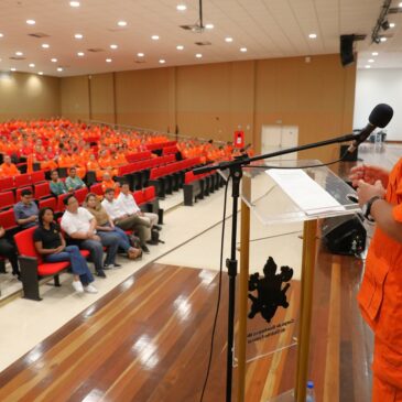 Bombeiros do DF participam de capacitação na área de energia solar