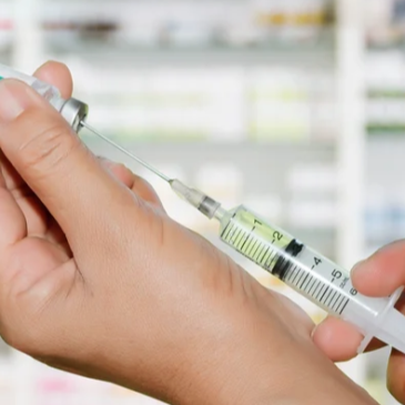 CRF/DF comemora a vacinação em farmácias